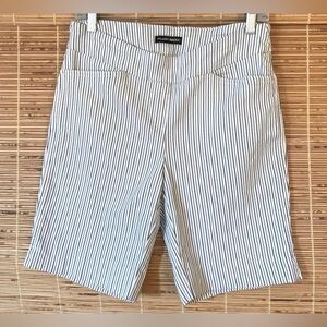 Hilary Radley Women’s Stretch Pull On Shorts Blue and White Stripes Size M